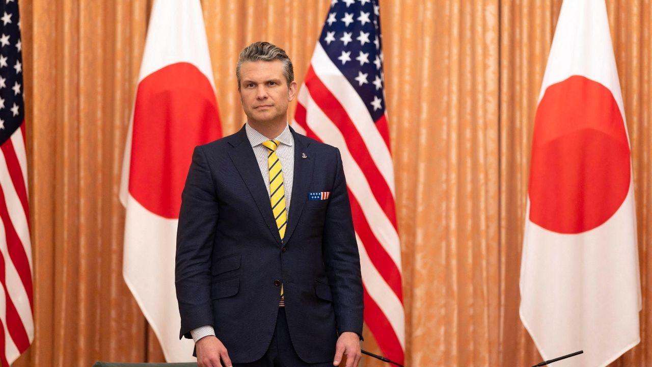 Image of Pete Hegseth allegedly refused to hold Jesse Watters' drink at an event out of fear of fueling alcohol abuse allegations.