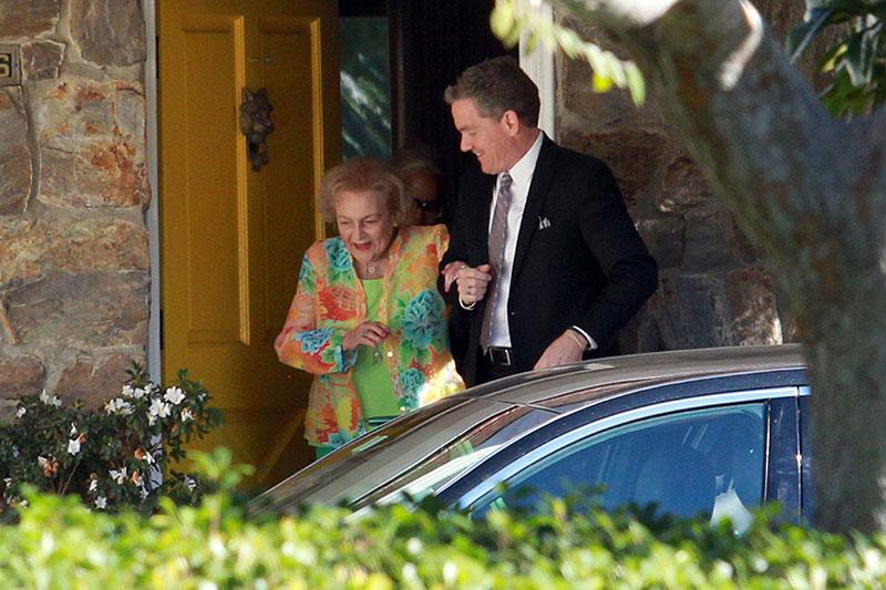 //betty white dying claims birthday