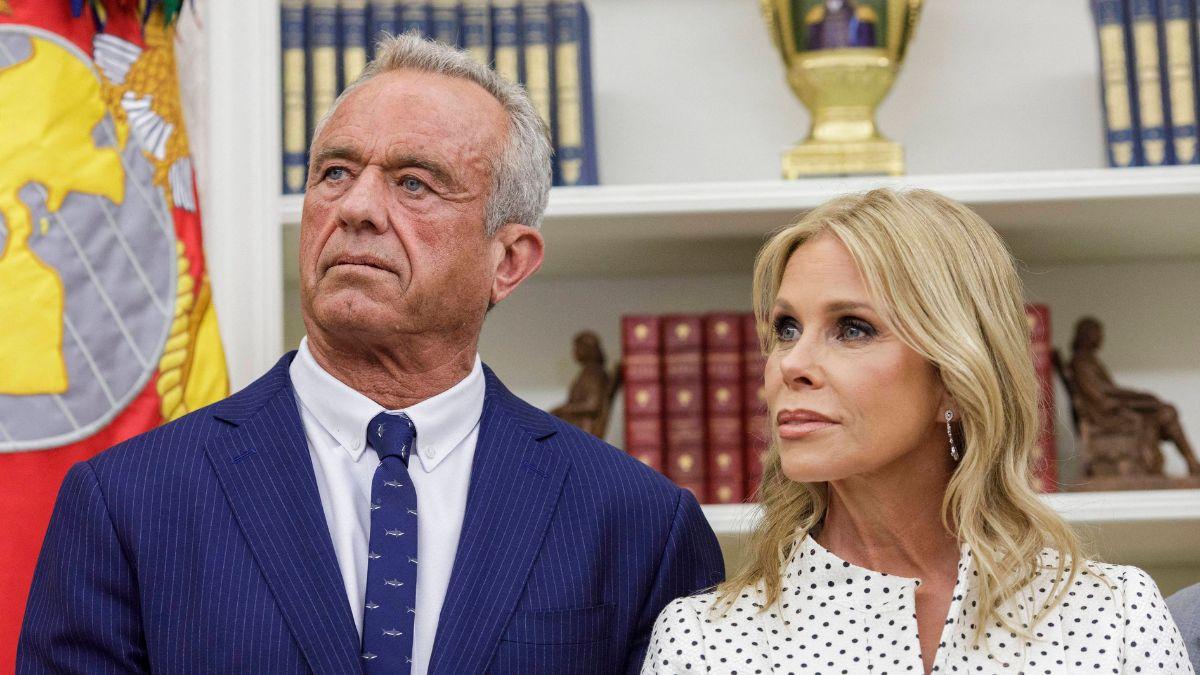 Photo of Cheryl Hines and Robert F. Kennedy Jr. 