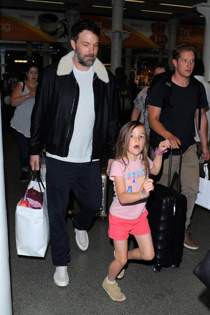 Ben Affleck Jennifer Garner Family Vacation Eurostar Paris London