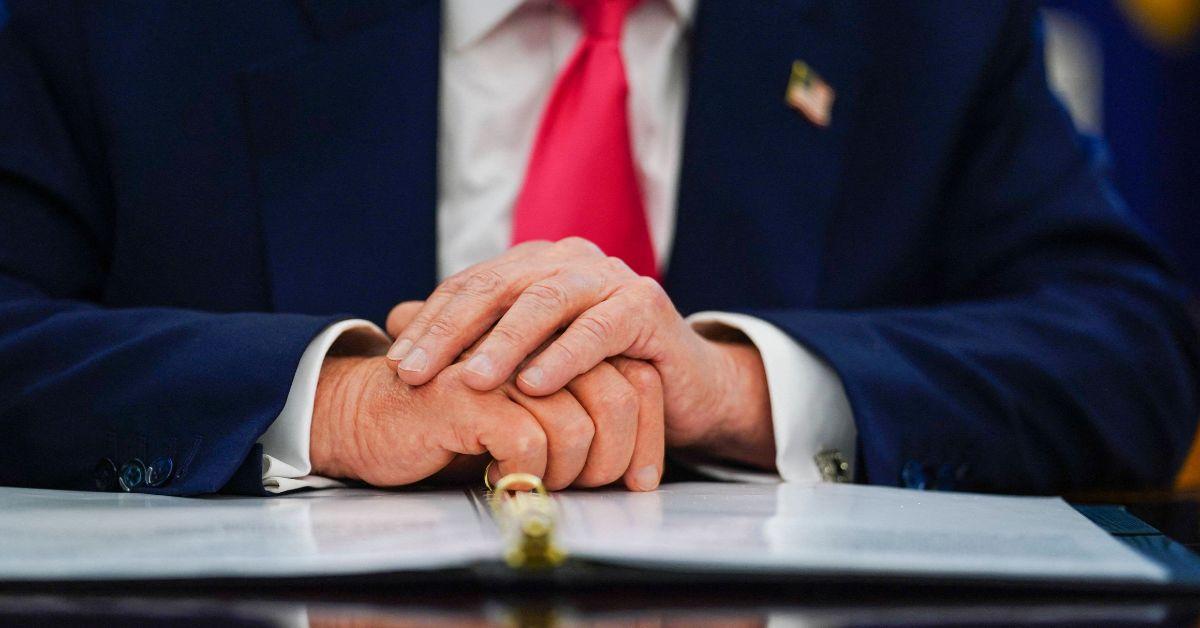 donald trump makeup hand blotch sparks health fears cankles