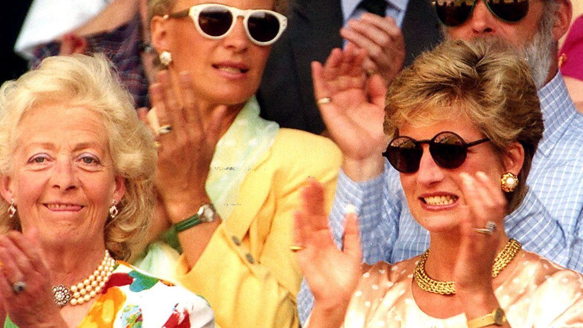 Photo of Frances Shand Kydd and Princess Diana