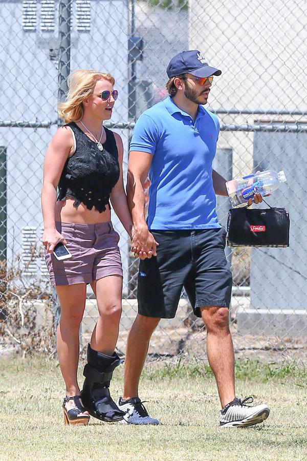 Britney Spears Faking Ankle Injury