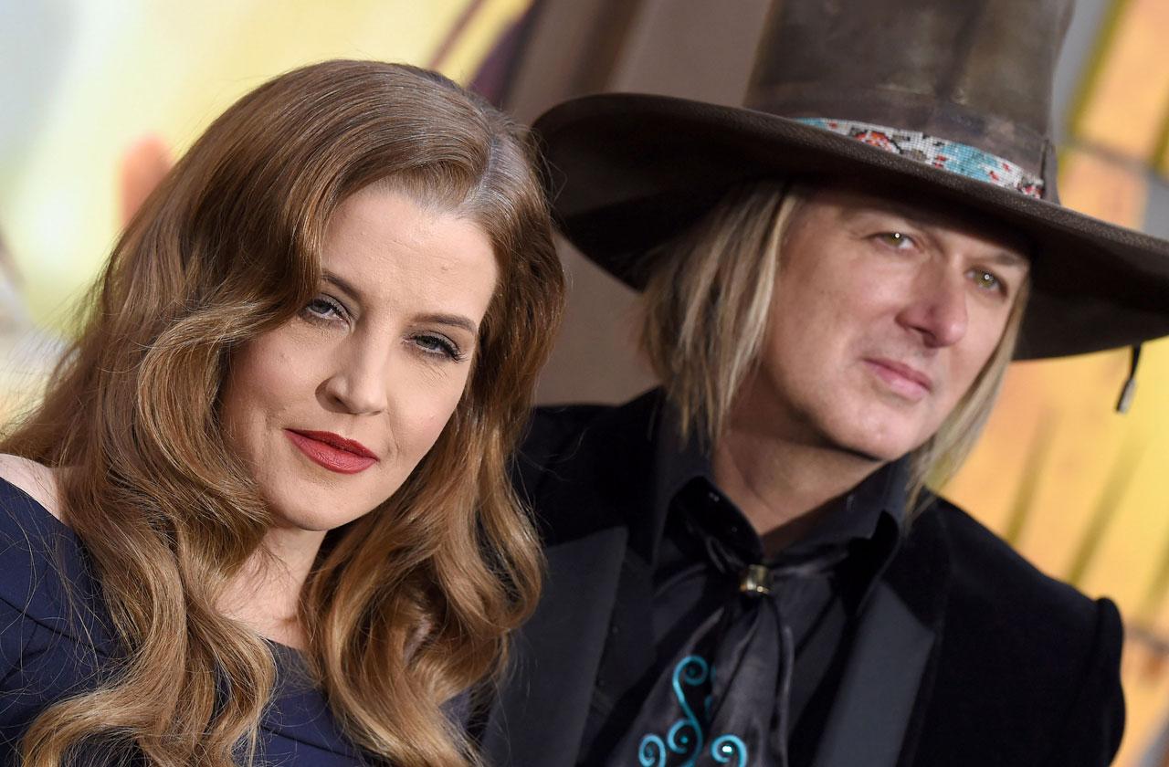 Lisa marie presley hubby locking lips