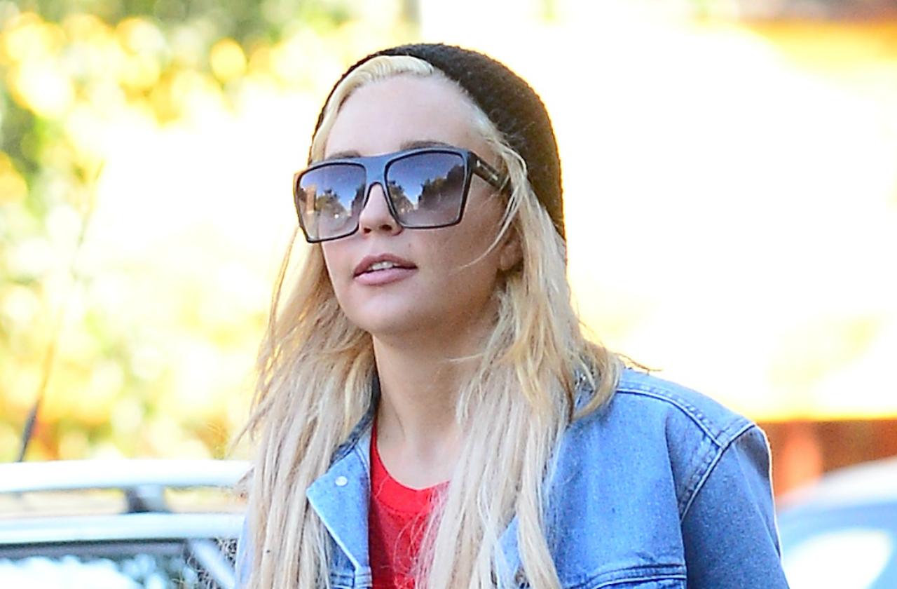 //Amanda BynesRESIZE