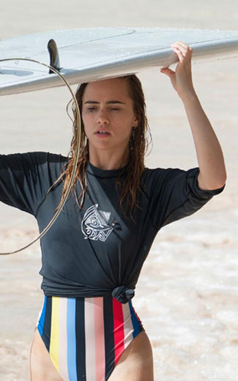 Cara Delevingne Suki Waterhouse Bikini Surfing