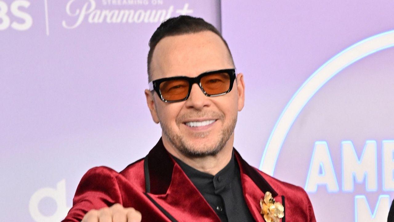 Image of Donnie Wahlberg says he's thankful to God and emergency personnel after his frightening plane incident.