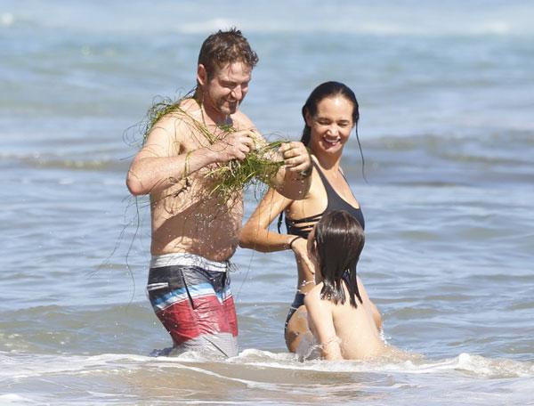 Gerard Butler Shirtless On The Beach In Malibu