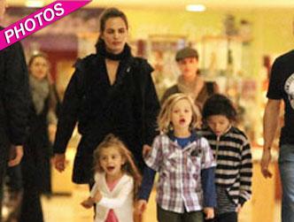 //angelina jolie kids budapest inf