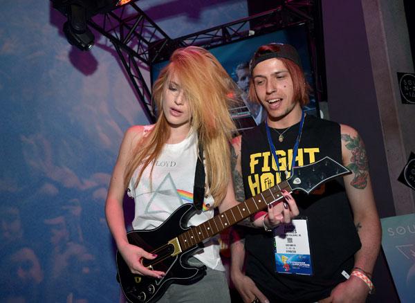 bella thorne guitat hero