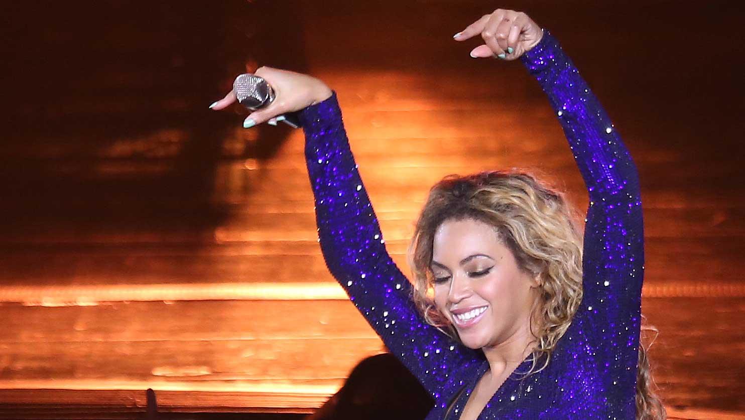 Bump? What Bump? Beyonce Shows Off Flat Tummy In Cinched Concert Costumes