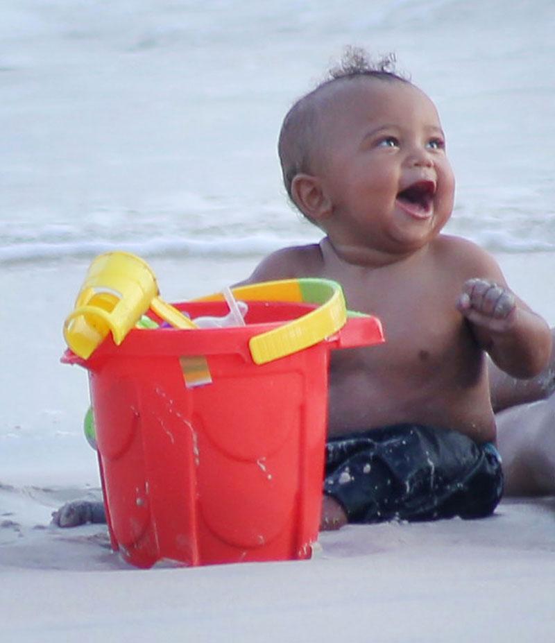 im kardashian saint west north west mexico vacation pool pics