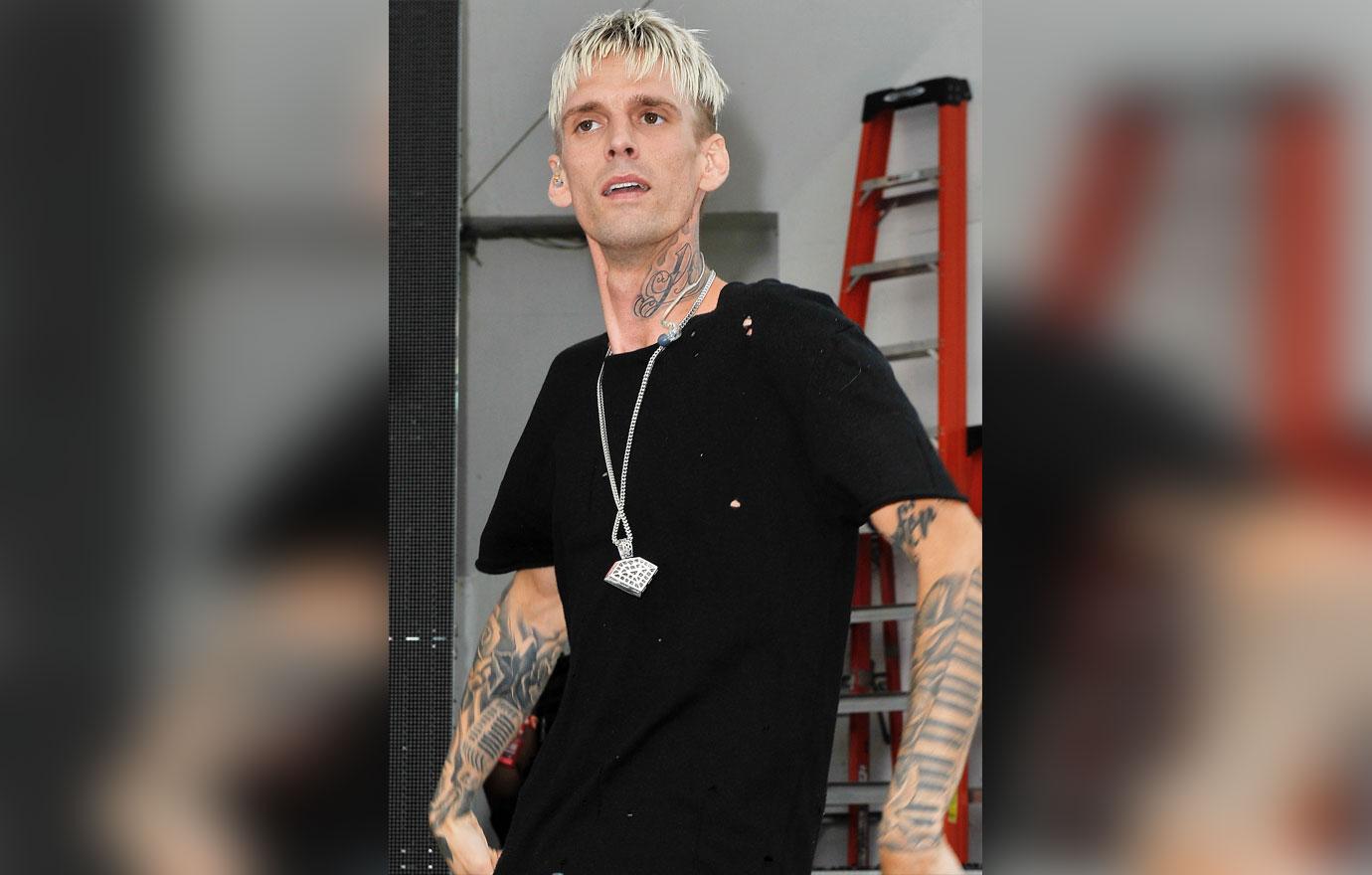 //Aaron Carter First Photo After Rehab