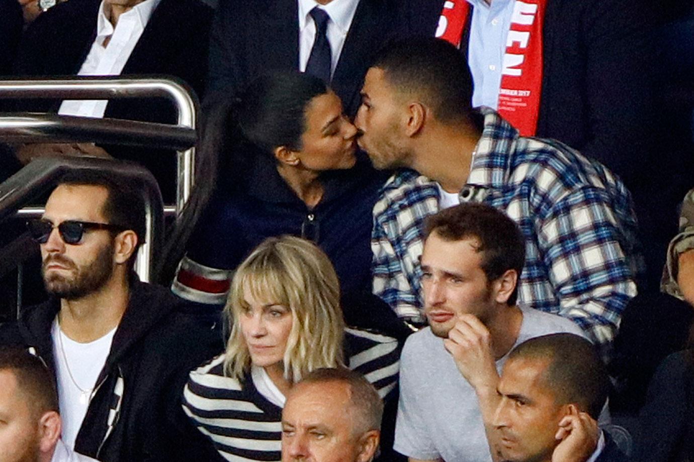 Kourtney kardashian Younes Bendjima kiss Paris