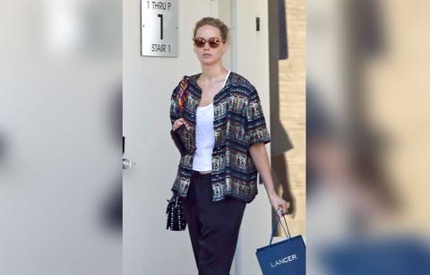 [PICS] Jennifer Lawrence Strip Club Dance -- Star Spotted Out After Romp