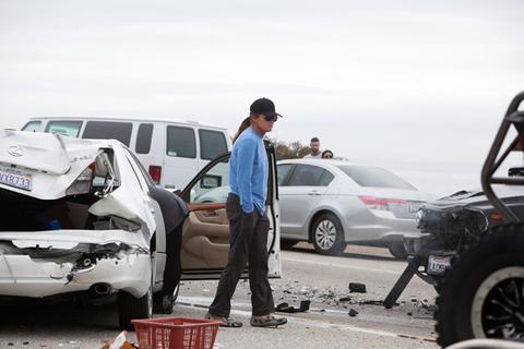 Bruce Jenner&rsquo;s Horrific Car Crash &ndash; 10 Photos From The Accident Scene