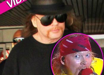 Axl Rose Shows Off Shocking Face During Panned Performance