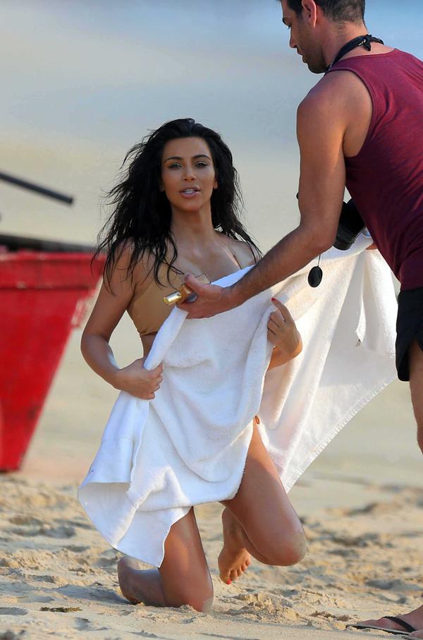 //kim kardashian bikini shoot