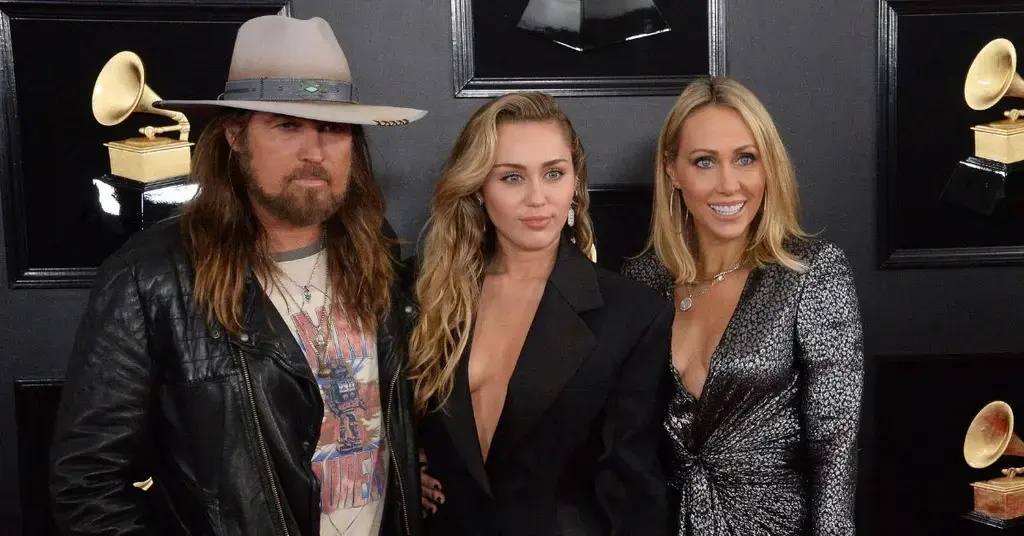 case dismissed billy ray cyrus demands k payback miley mom lawsuit