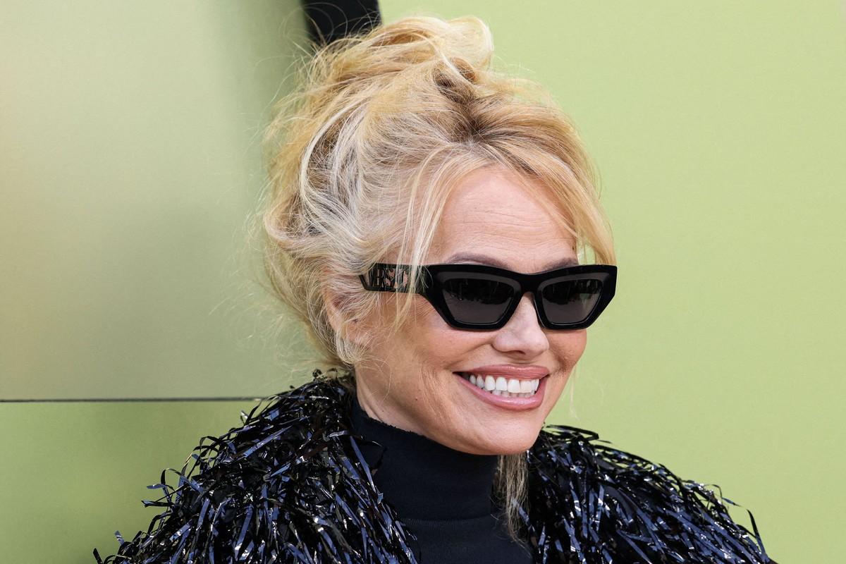 Pamela Anderson declined to join the 'Baywatch' reboot as producers push ahead with a new cast for the Fox series revival.