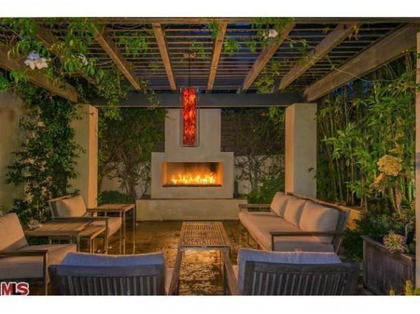 //kate walsh sells los feliz mansion  x