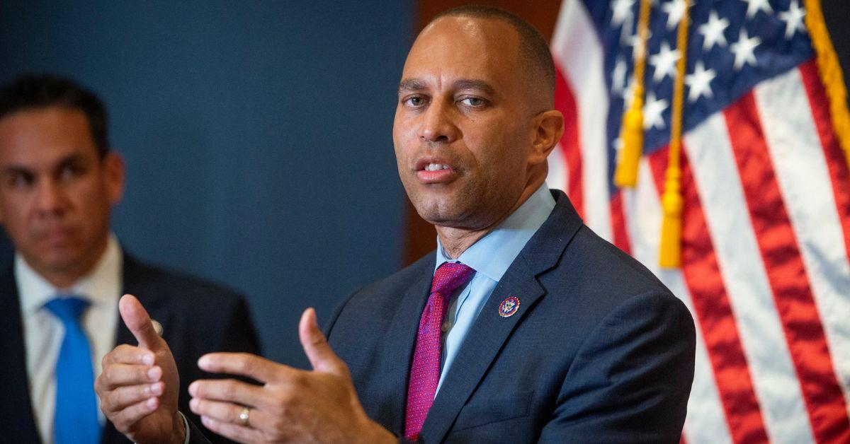 Hakeem Jeffries Under Fire After Editorial Defending His Uncle Resurfaces