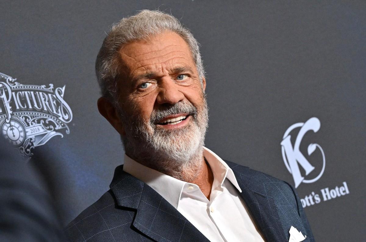 A source said Mel Gibson has been offering Danny Glover support after the actor revealed his Alzheimer's diagnosis.