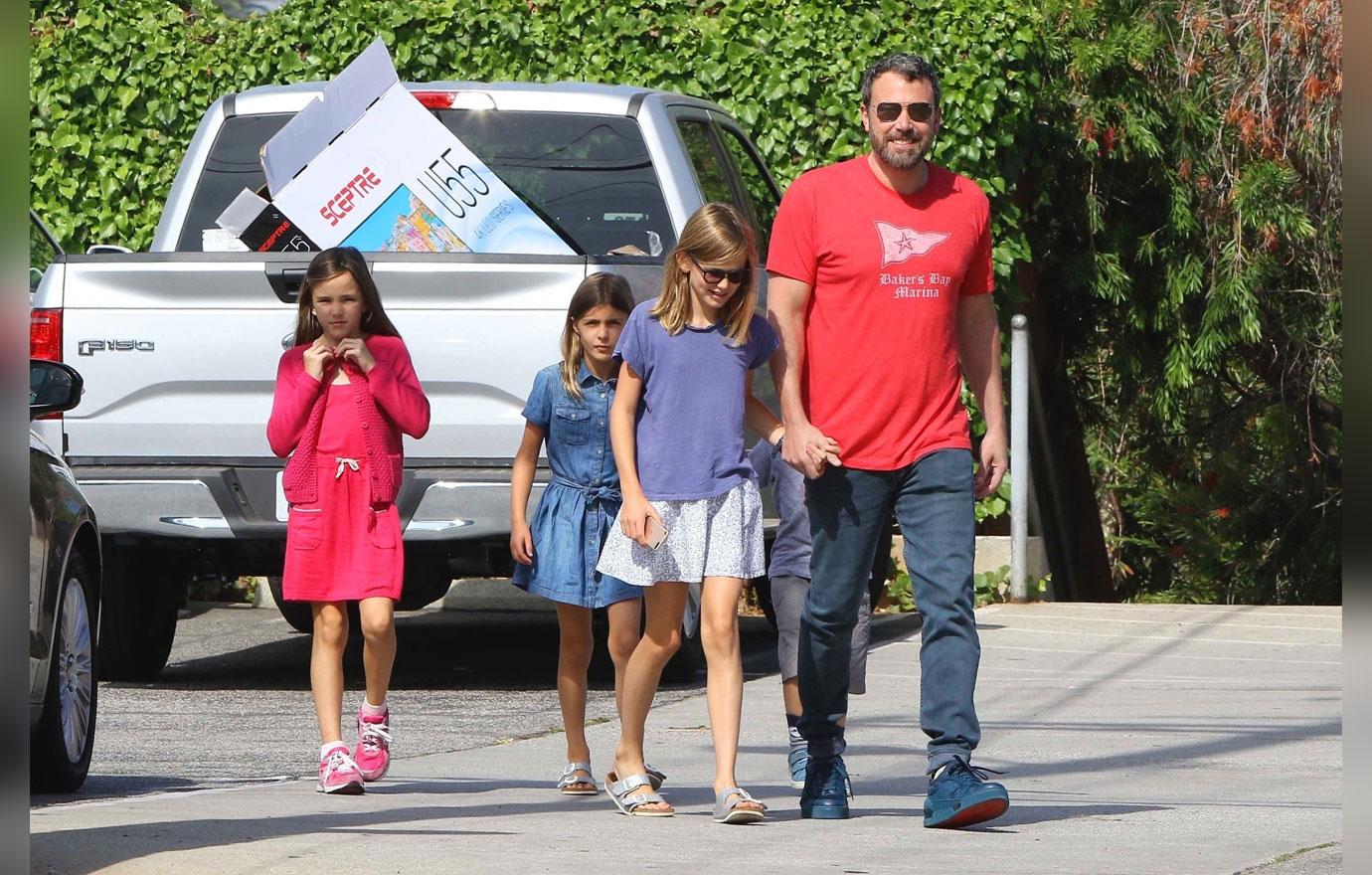 Ben Affleck Jennifer Garner Take Kids To Church During Divorce