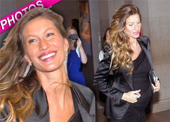 //gisele bundchen baby bump