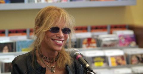 Carly Simon reveals the grim reality of her Parkinson's diagnosis and how the disease affects her life.