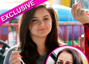 //ariel winter mom splash