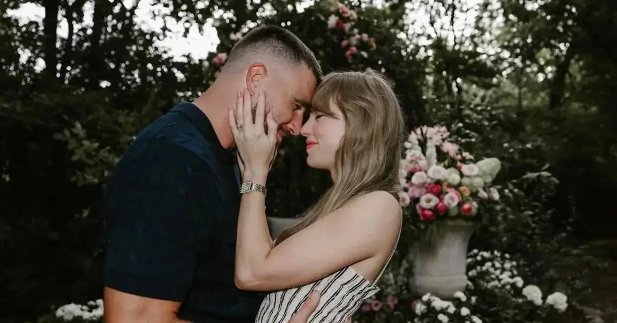 Photo of Travis Kelce and Taylor Swift