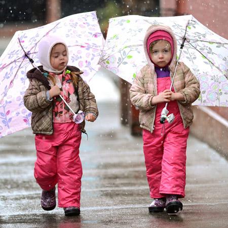 Let It Snow! Sarah Jessica Parker’s Girls Bundle Up In New York