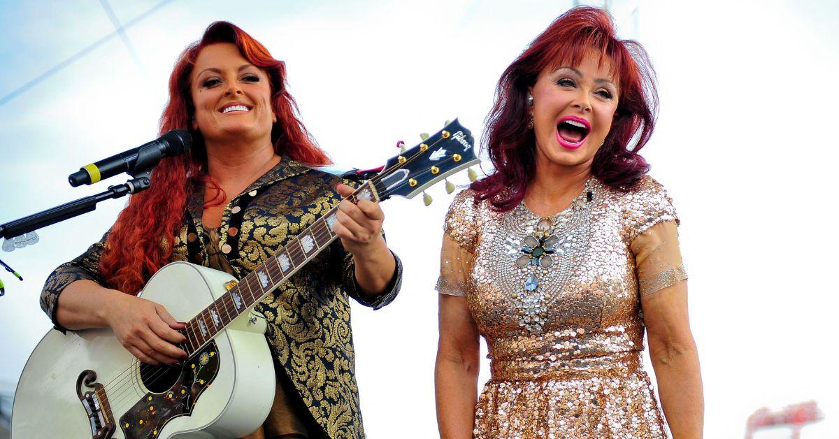 wynonna judd drinking struggles mom suicide career risk