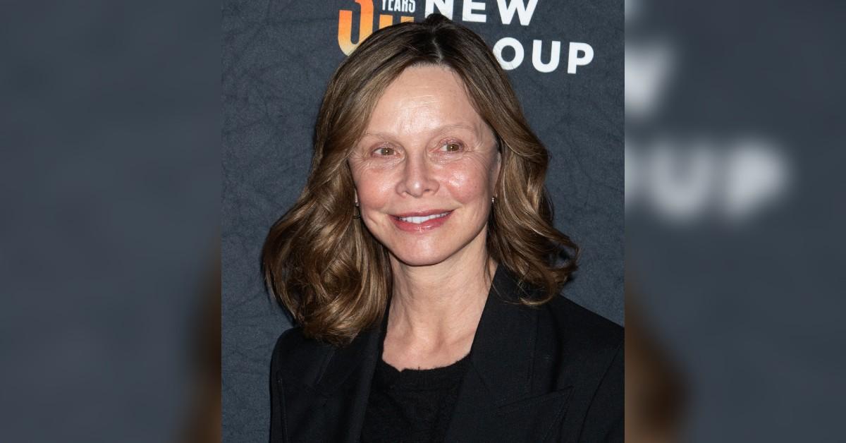 calista flockhart goes makeup free red carpet