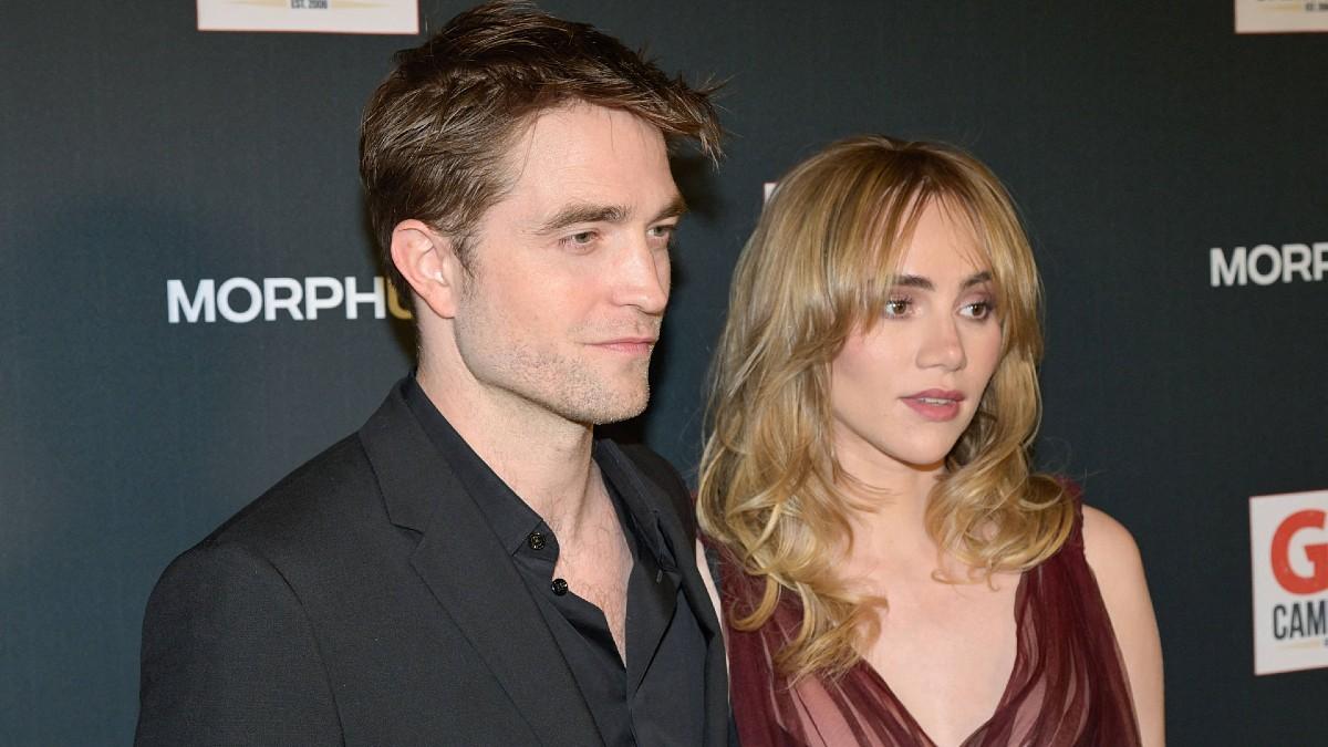 Photo of Suki Waterhouse and Robert Pattinson