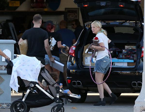 Tori Spelling and Dean McDermott Moving