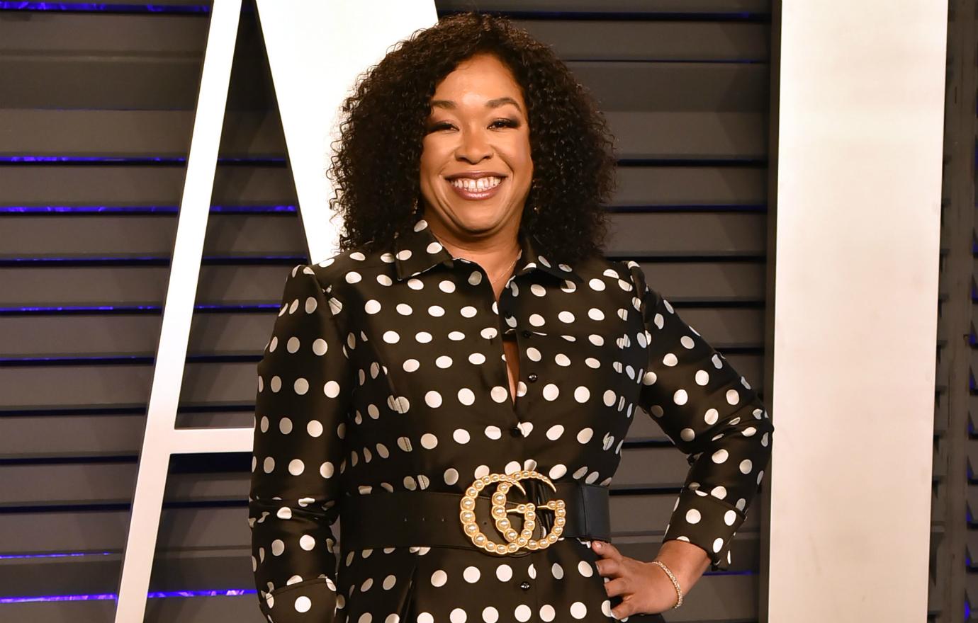 Shonda Rhimes attends the 2019 Vanity Fair Oscar Party at Wallis Annenberg Center for the Performing Arts on February 24, 2019 in Beverly Hills, California.