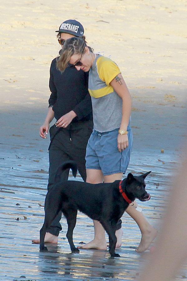 Kristen Stewart & Girlfriend Romantic Beach Day