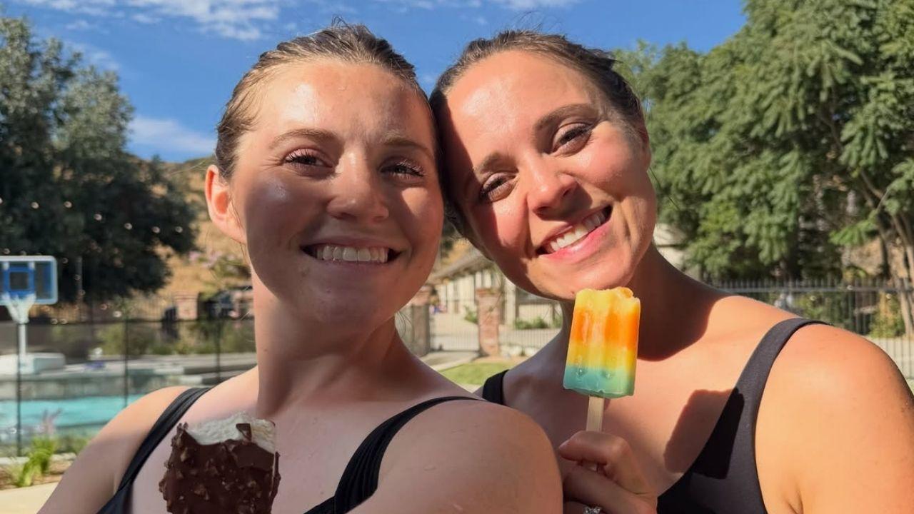 Photo of Joy-Anna and Jinger Duggar