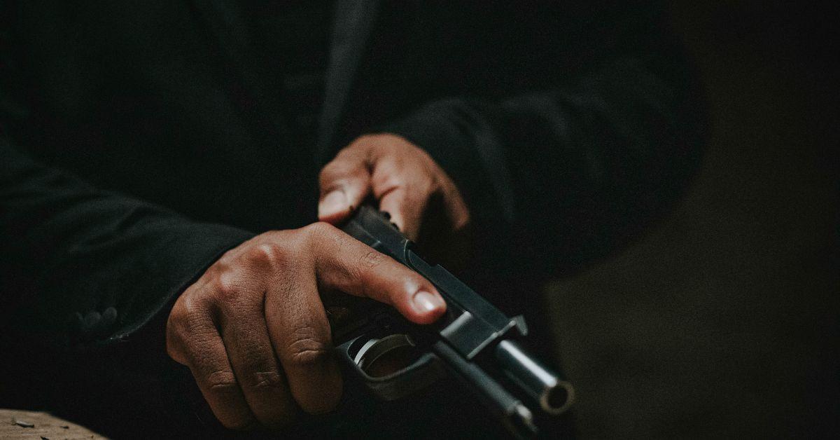 Dortch said Carter rammed her car, shot her five times, then turned the gun on himself, she says.