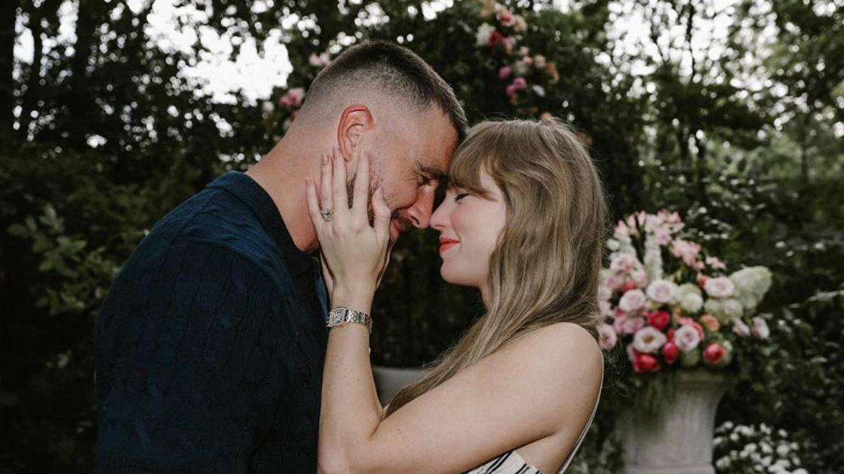 picture of Taylor Swift and Travis Kelce