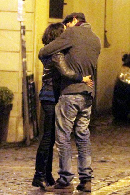 Ashton Kutcher And Mila Kunis Go For A Romantic Walk In Rome, Italy.