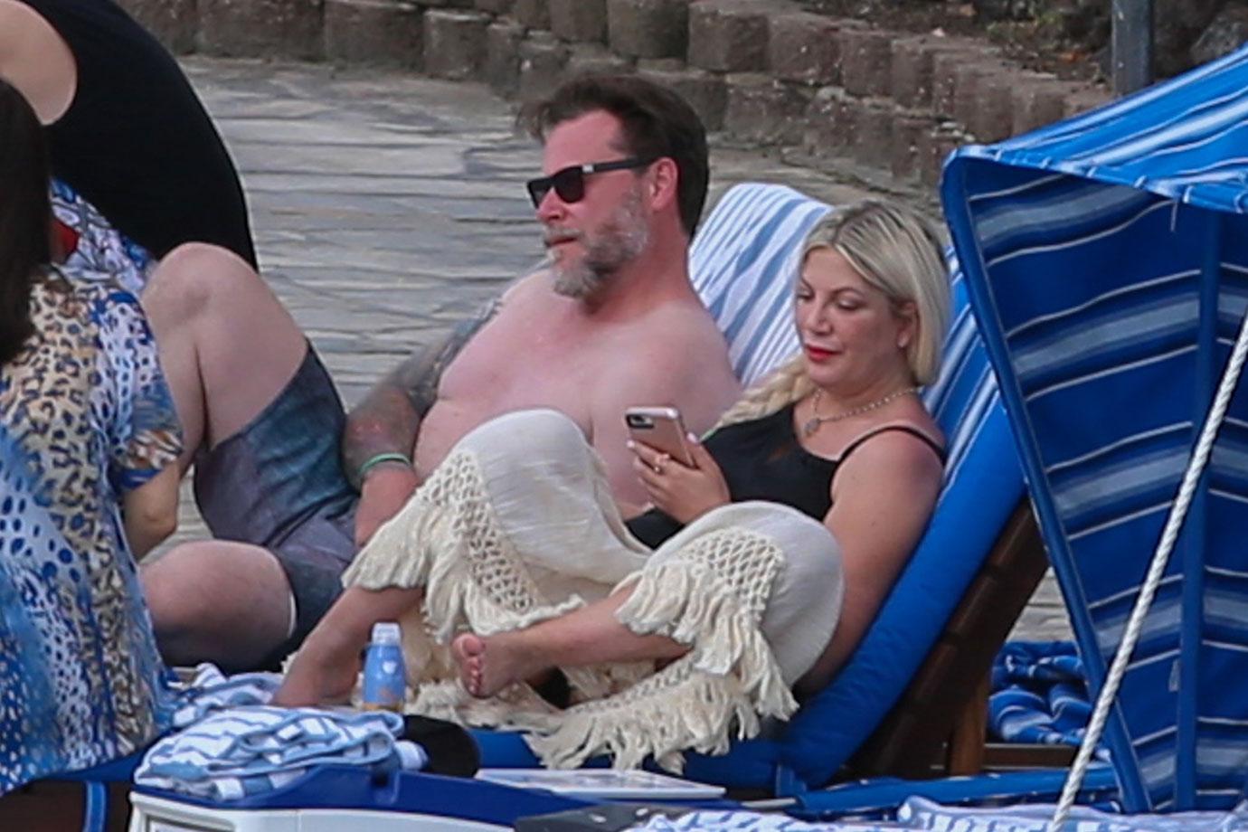 //Tori Spelling Dean McDermott Hawaii Vacation Marriage