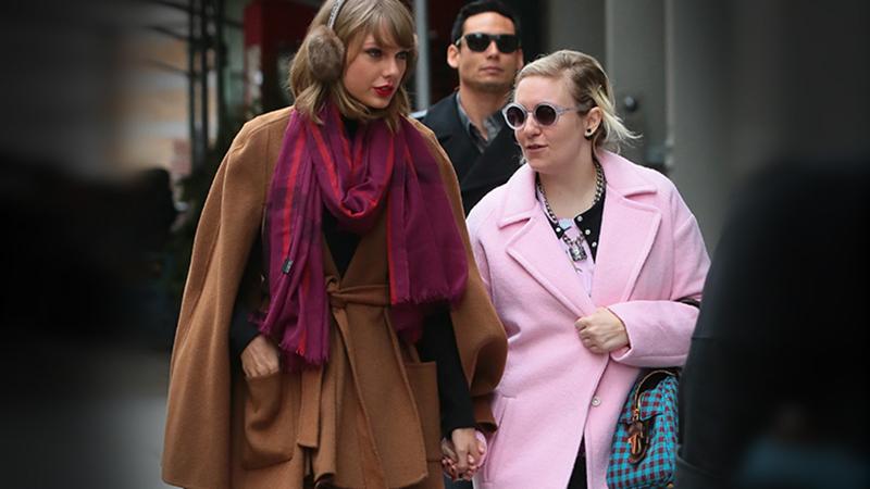 //Taylor Swift and Lena Dunham Hold Hands