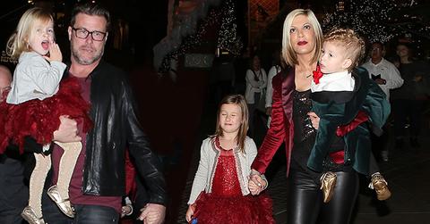 //Tori Spelling dean mcdermott santa