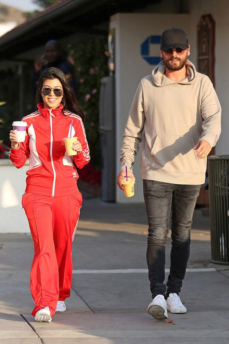 //kourtney kardashian scott disick together pregnant