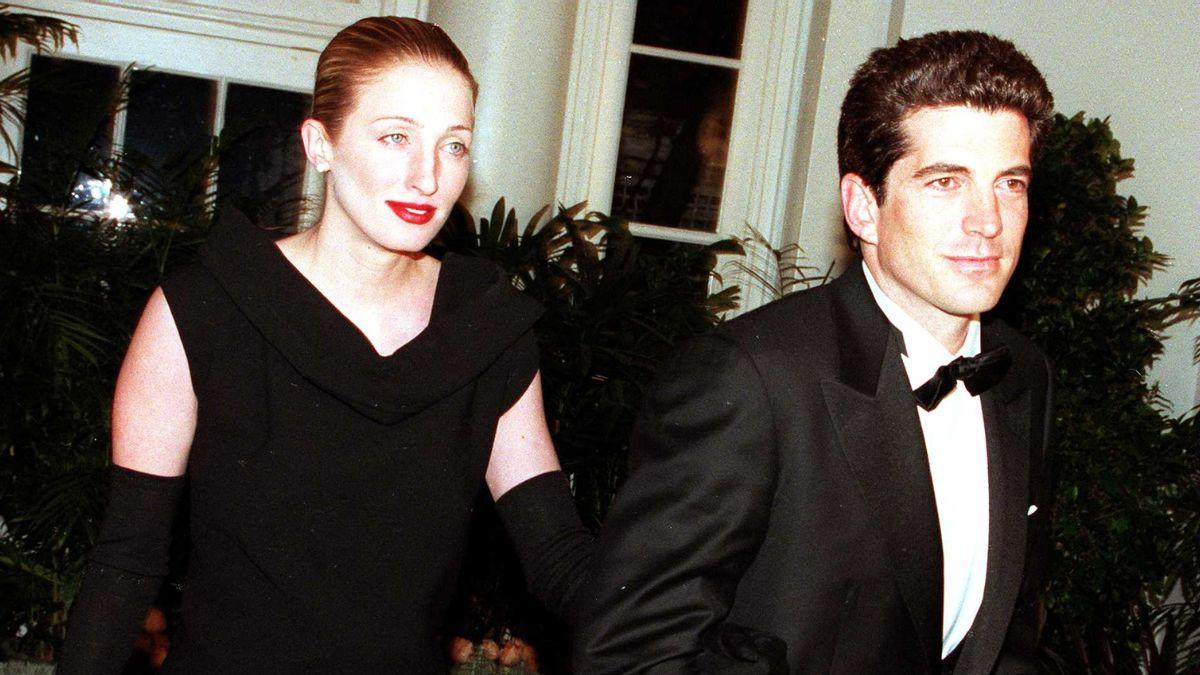 Photo of Carolyn Bessette and John F. Kennedy Jr.