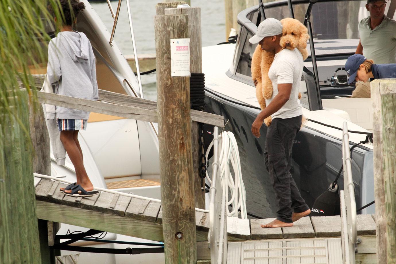 //Beyonce family yacht after twins