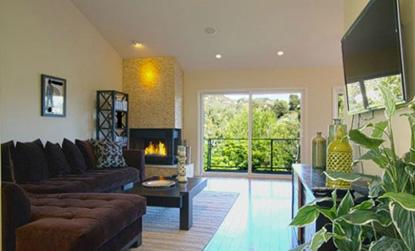 //david cook sells la home x_px